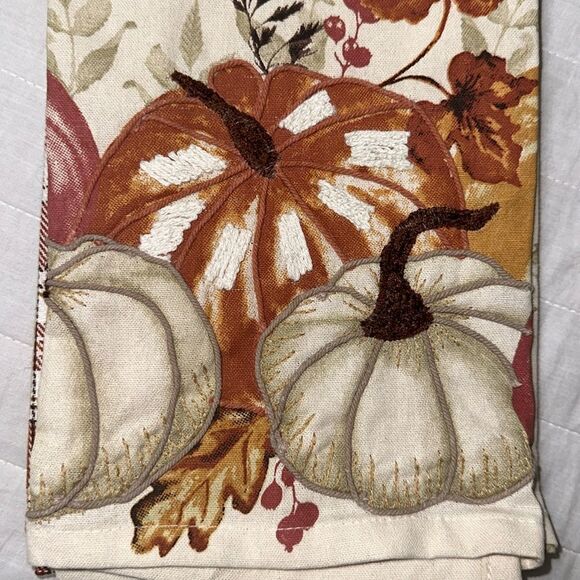 Autumn Hill Set of 3 Cotton Ivory Rust Gold Pumpkins Fall Harvest Kitchen Towels - Picture 3 of 9